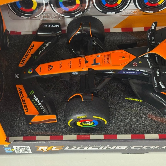 High-Speed RC Formula Car - Orange and Black - Picture 6 of 14